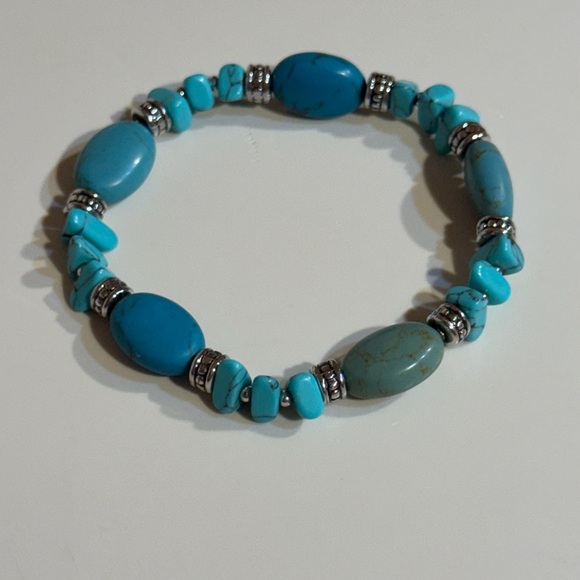 Jewelry - Turquoise Stretch Bracelet